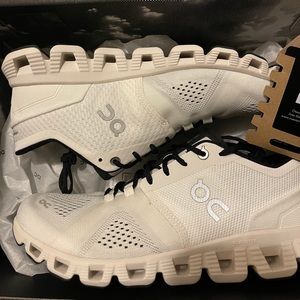 NWT On cloud X white training shoes